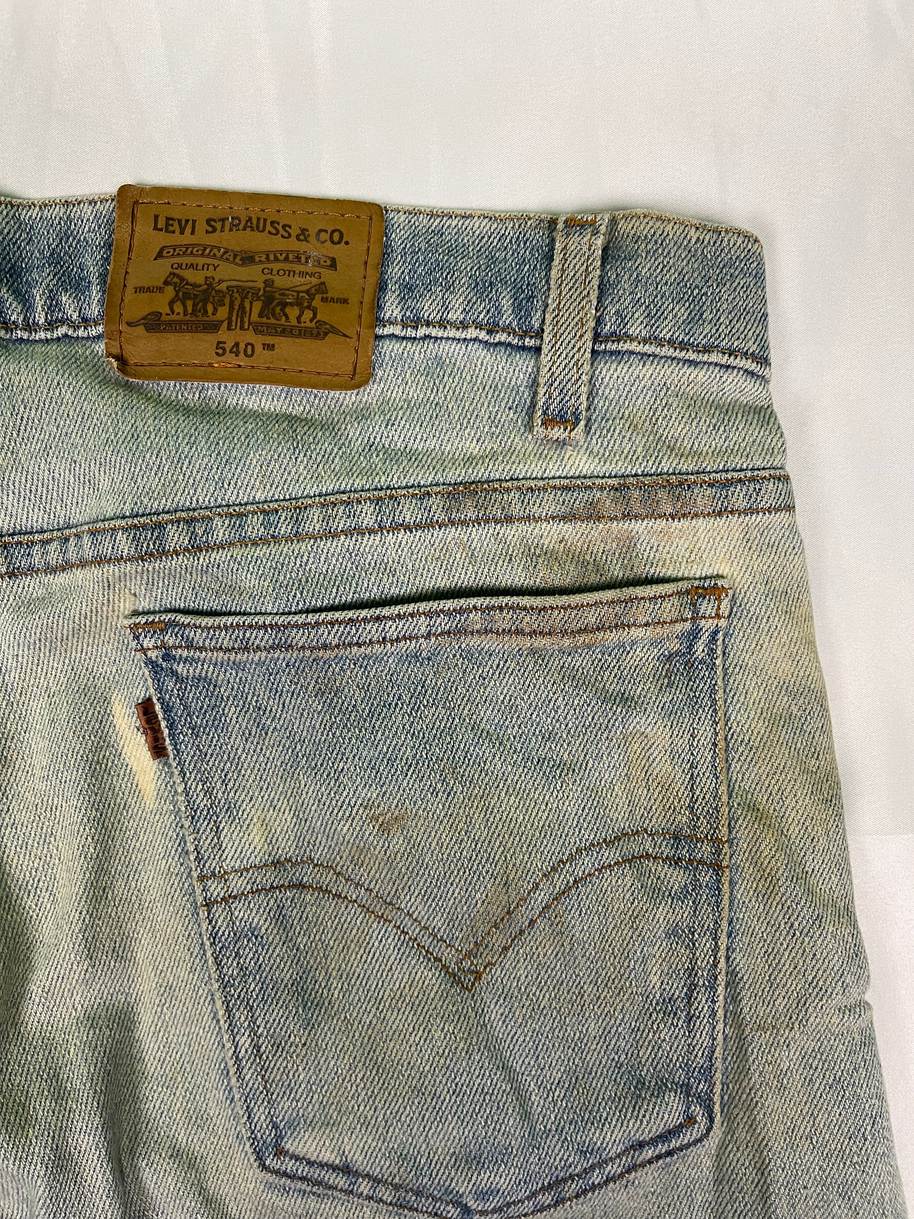 95&#39; Levis 540 Distressed Look Vintage Jeans